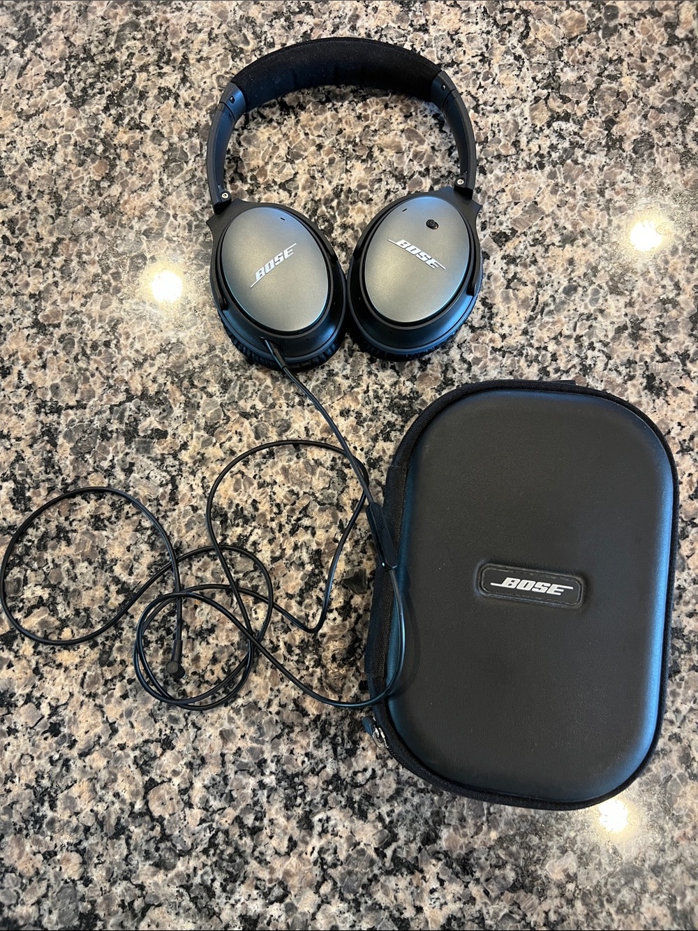 Bose QuietComfort Over-Ear Headphones with Black Carry Case